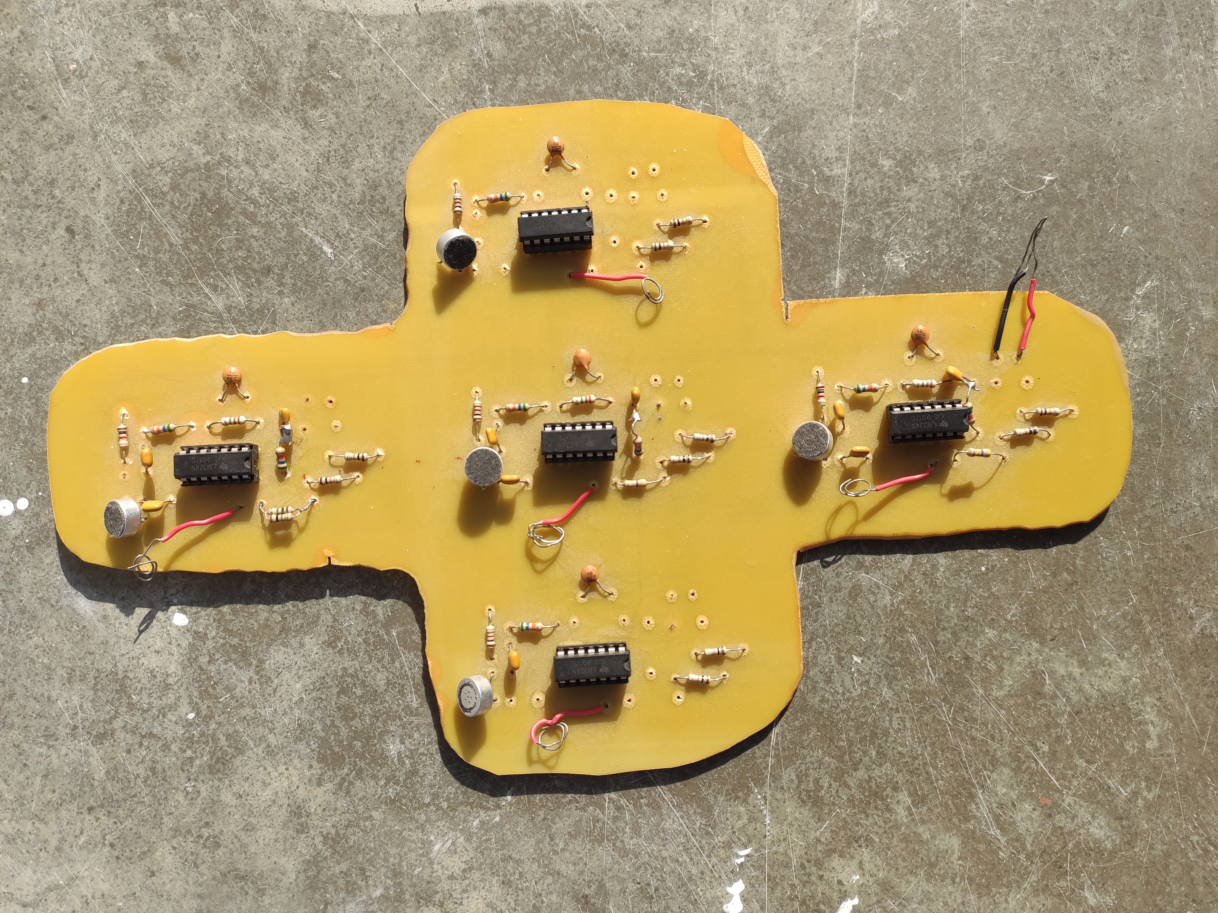 Microphone array front